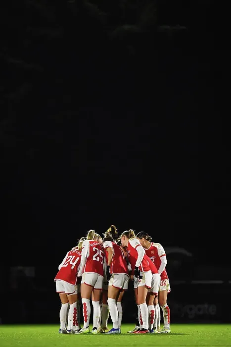 Framed Print : Arsenal Women vs. Tottenham Hotspur Women: United in the Conti Cup - Halftime Huddle