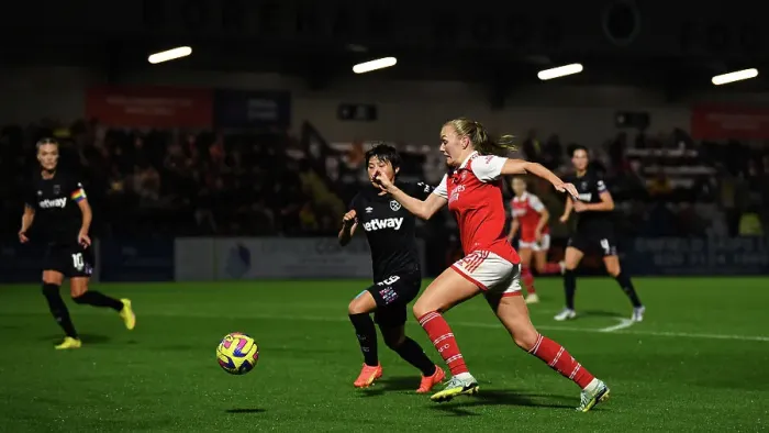 Framed Print : Arsenal Women vs West Ham United: Barclays WSL Clash at Meadow Park (2022-23)