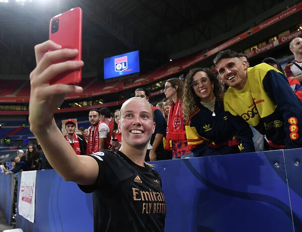 Arsenal Women's Champions League: Beth Mead Celebrates with Fans After Olympique Lyonnais Victory