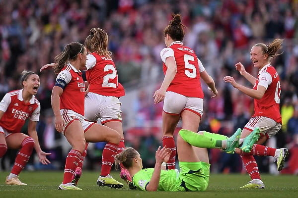 Arsenal Women's Champions League Semifinal: Beattie Scores Crucial Second Goal vs. VfL Wolfsburg