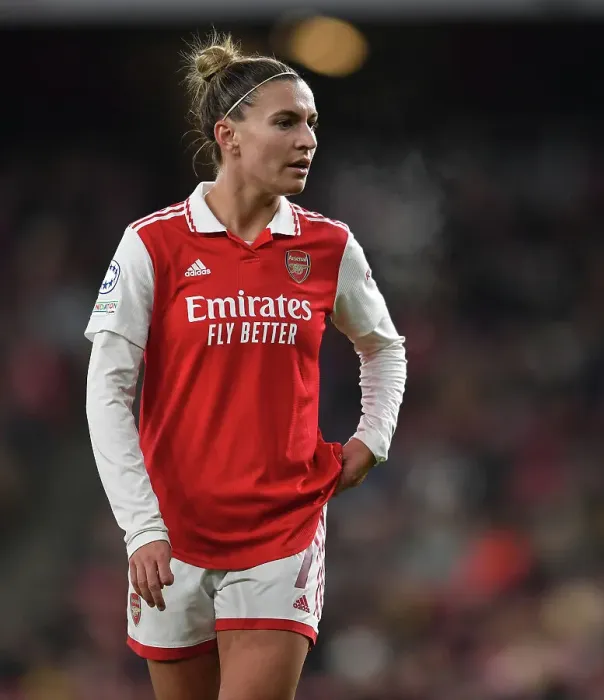 Framed Print : Arsenal Women's Championship: Battle in Group C - Arsenal FC vs Juventus FC (December 2022)