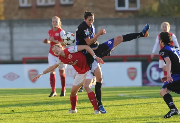Framed Print : Arsenal Women's Dominance: Ellen White's Double Strike Leads 5-1 Victory Over Rayo Vallecano in UEFA Champions League