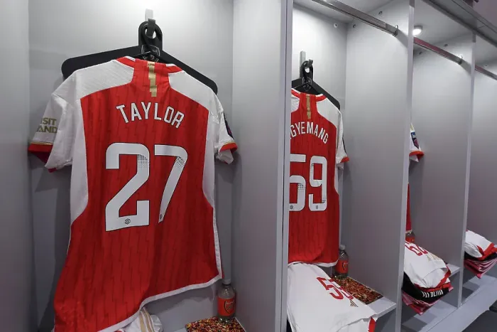 Framed Print : Arsenal Women's Dressing Room: Jodie Taylor and Michelle Agyemang Prepare for Arsenal v Aston Villa (FA WSL 2022-23)