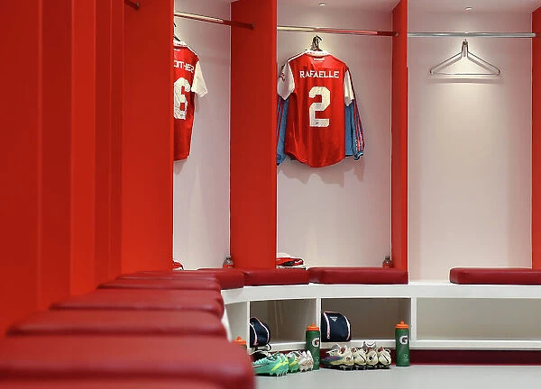 Arsenal Women's Dressing Room: Rafaelle Souza's Shirt Before Semifinal vs. VfL Wolfsburg, UEFA Women's Champions League 2022-23