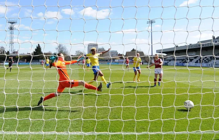 Framed Print : Arsenal Women's Empty-Stadium Victory: Jordan Nobbs Scores Second Goal vs. Brighton