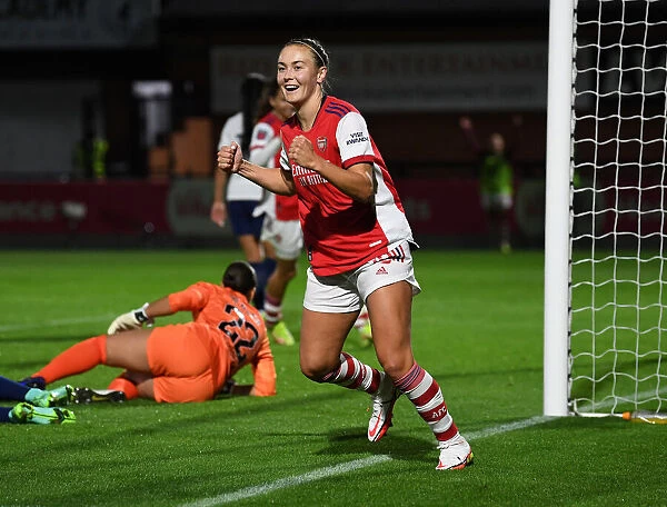 Arsenal Women's FA Cup Journey: Caitlin Foord's Hat-trick Secures Quarterfinal Victory over Tottenham Hotspur