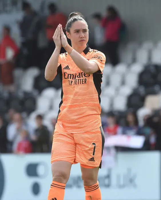 Framed Print : Arsenal Women's FA Cup Semi-Final Triumph: Manuela Zinsberger Celebrates with Fans