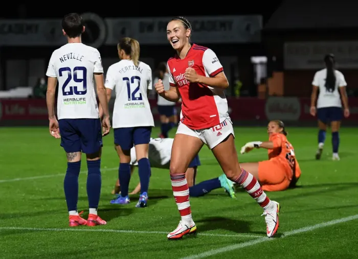Framed Print : Arsenal Women's FA Cup Triumph: Caitlin Foord's Hat-trick Secures Quarterfinal Victory Over Tottenham Hotspur