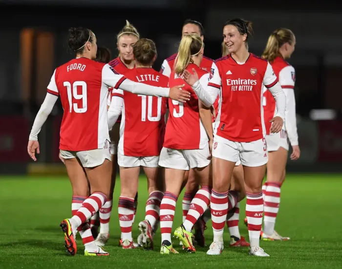 Framed Print : Arsenal Women's FA Cup Triumph: Caitlin Foord's Brace Secures 5-0 Victory over Tottenham Hotspur