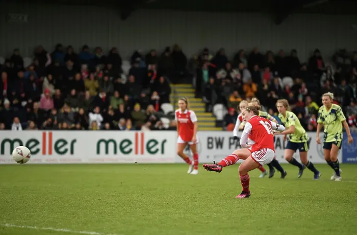 Framed Print : Arsenal Women's FA Cup Victory: Kim Little Scores Penalty against Leeds