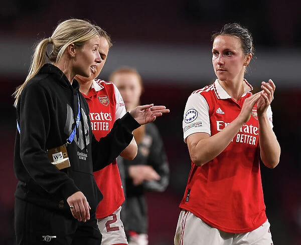 Arsenal Women's Historic Champions League Semifinal: Unforgettable Fan Reunion with Lotte Wubben-Moy and Leah Williamson - Triumphant Moment at Emirates Stadium (2022-23)