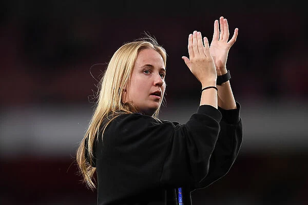Arsenal Women's Historic Champions League Victory: Beth Mead's Emotional Reunion with Adoring Fans (2022-23)