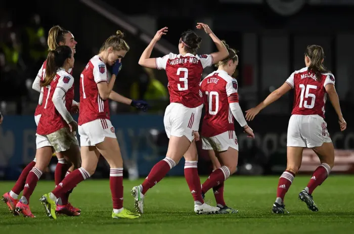Framed Print : Arsenal Women's Historic Empty-Stadium Victory: Lotte Wubben-Moy Scores Second Goal Against Manchester United