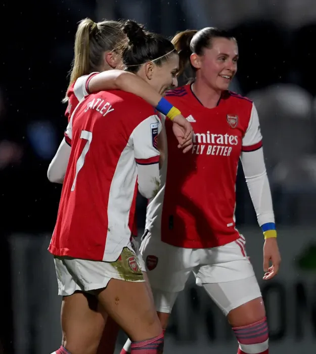 Framed Print : Arsenal Women's Historic Super League Victory: Leah Williamson's Triple-Score Salute vs. Reading
