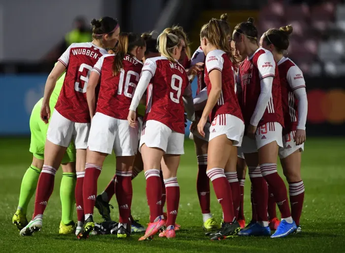 Framed Print : Arsenal Women's Huddle: United in Focus - FA WSL 2021 (Behind Closed Doors)