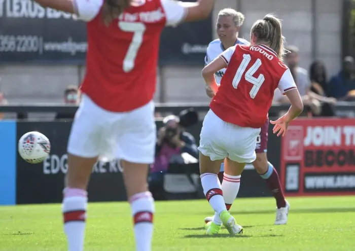 Framed Print : Arsenal Women's Jill Roord Scores Second Goal in Victory over West Ham United, WSL 2019-20