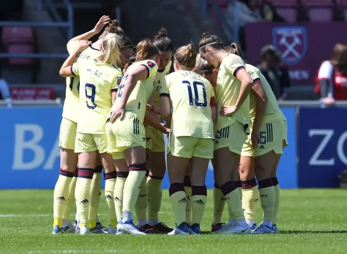Framed Print : Arsenal Women's Kim Little Rallies Team at Half-Time: West Ham United vs Arsenal (FA WSL, 2021-22)