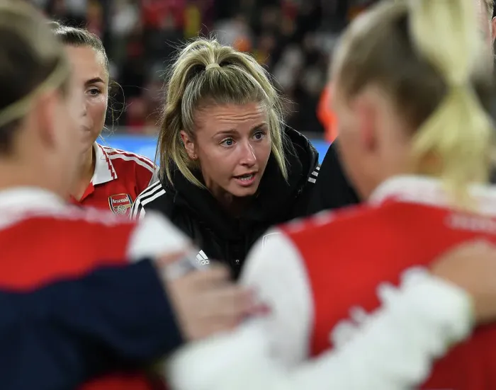 Framed Print : Arsenal Women's Leah Williamson Rallies Team After Exciting WSL Clash vs Manchester United