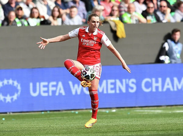 Arsenal Women's Noelle Maritz in Action against VfL Wolfsburg in the UEFA Champions League Semifinal