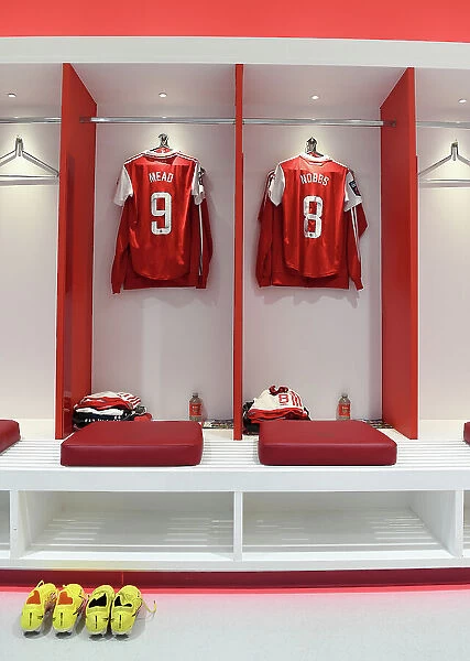 Arsenal Women's Pre-Match Preparation: Gearing Up in the Emirates Stadium Changing Room Before the Manchester United Clash (2022-23)