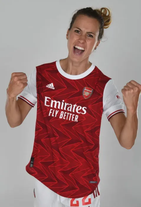 Framed Print : Arsenal Women's Squad 2020-21: Viki Schnaderbeck at Photocall