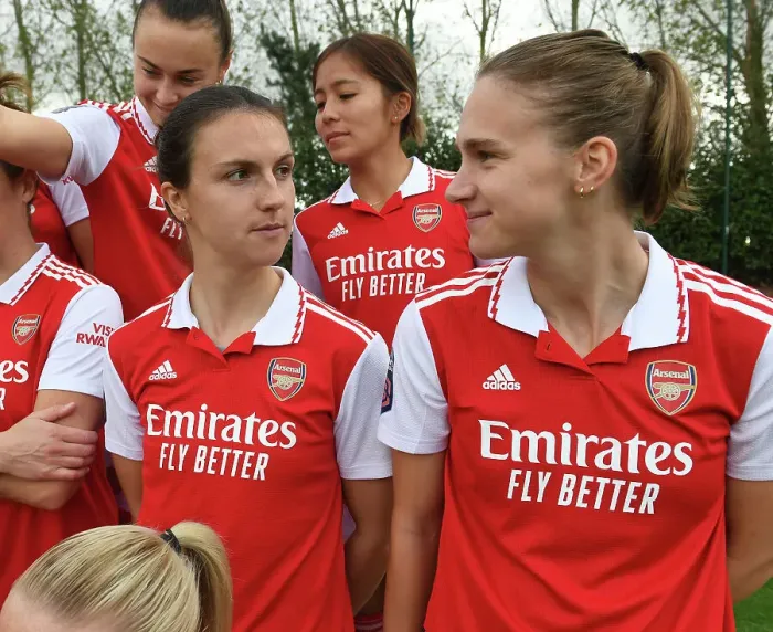 Framed Print : Arsenal Women's Squad 2022-23: Lotte Wubben-Moy and Vivianne Miedema