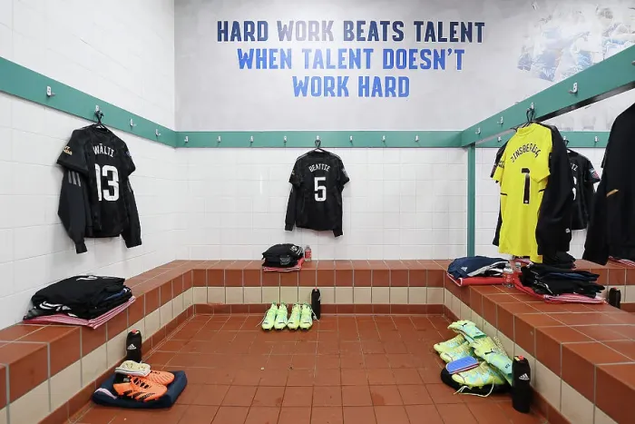 Framed Print : Arsenal Women's Squad Gears Up for FA Women's Super League Clash Against Everton (2022-23)