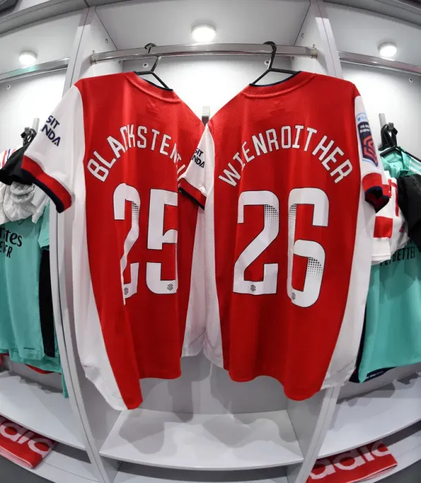 Framed Print : Arsenal Women's Squad: Pre-Match Focus against Manchester United Women - Conti Cup Quarterfinal