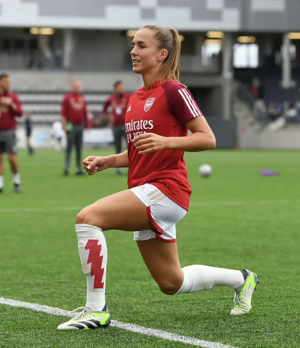 Framed Print : Arsenal Women's Squad Prepares for UEFA Champions League Clash against Linkoping FC in Sweden, September 2023