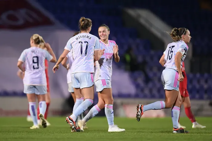 Framed Print : Arsenal Women's Star Vivianne Miedema Scores First Goal in Liverpool FC Clash