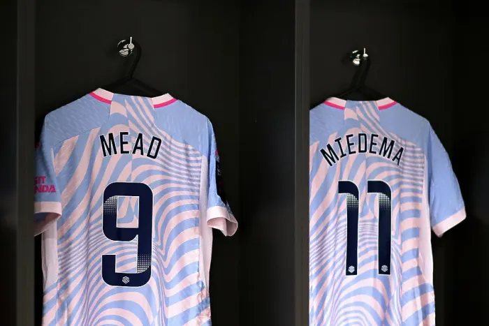 Framed Print : Arsenal Women's Stars Beth Mead and Vivianne Miedema Prepare for Barclays Super League Showdown against Bristol City Framed Print : Arsenal Women's Stars Beth Mead and Vivianne Miedema Prepare for Barclays Super League Showdown against Bristol City