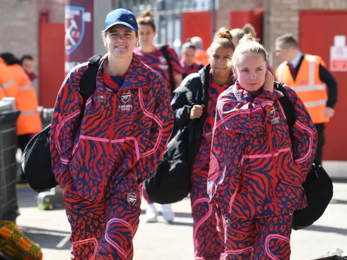 Framed Print : Arsenal Women's Stars Vivianne Miedema and Kim Little Before Clash Against West Ham United Women (FA WSL 2021-22)
