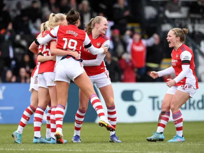 Framed Print : Arsenal Women's Super League Triumph: Dramatic Goal by Stina Blackstenius Secures Victory over Manchester United Framed Print : Arsenal Women's Super League Triumph: Dramatic Goal by Stina Blackstenius Secures Victory over Manchester United