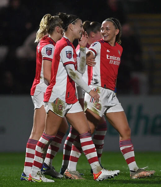 Arsenal Women's Super League Triumph: Leah Williamson Scores Dramatic Hat-trick Against Reading