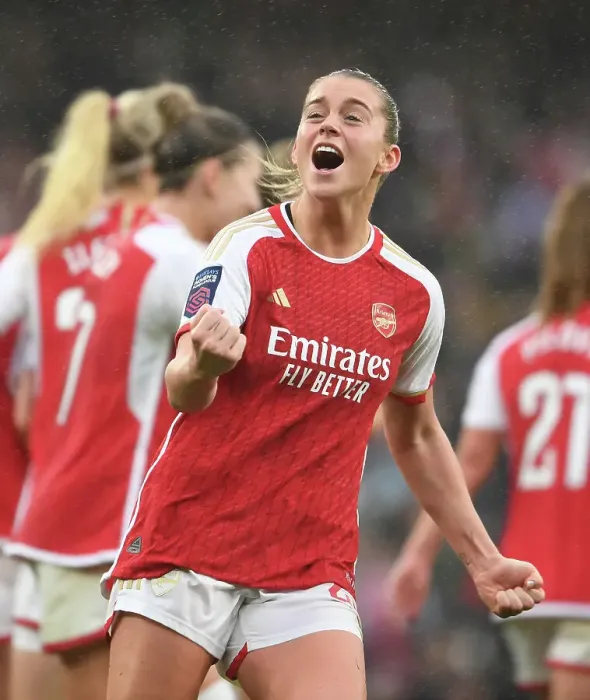 Framed Print : Arsenal Women's Super League Triumph: Alessia Russo Scores Brace in Thrilling 4-3 Victory Over Chelsea