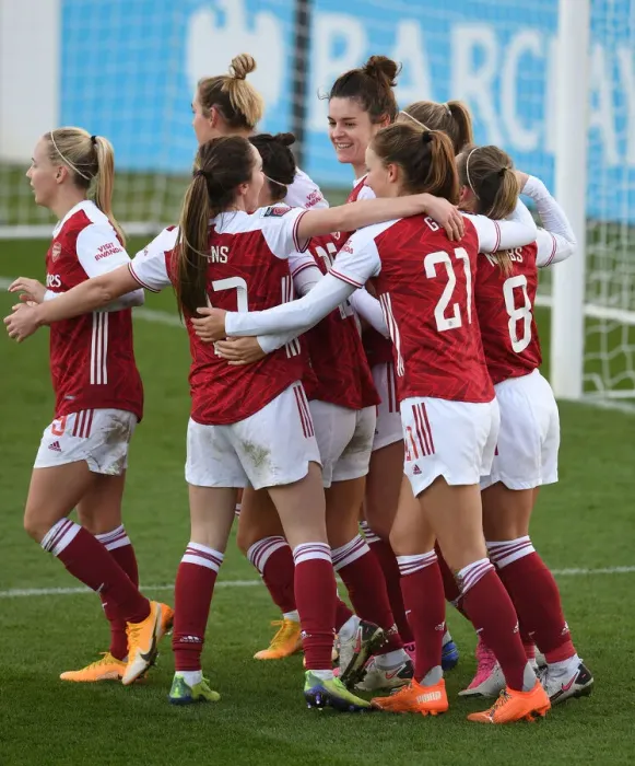 Framed Print : Arsenal Women's Super League Triumph: Beattie's Hat-Trick Seals Victory over Everton