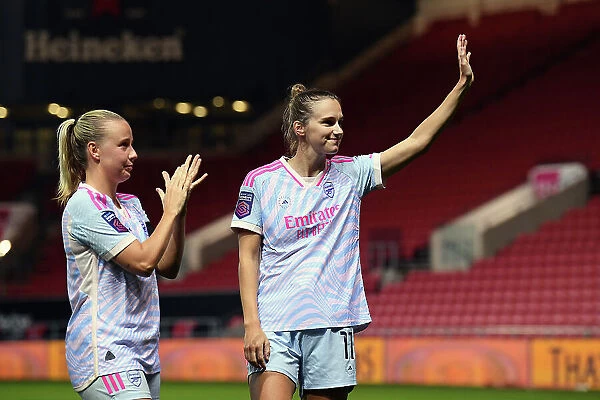 Arsenal Women's Super League Victory: Mead and Miedema Celebrate with Fans