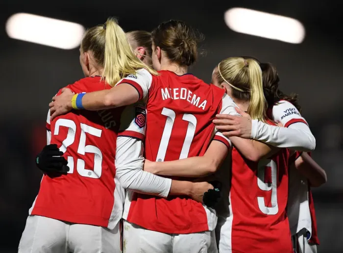Framed Print : Arsenal Women's Super League Victory: Blackstenius, Miedema, and Mead's Unforgettable Goal Celebrations