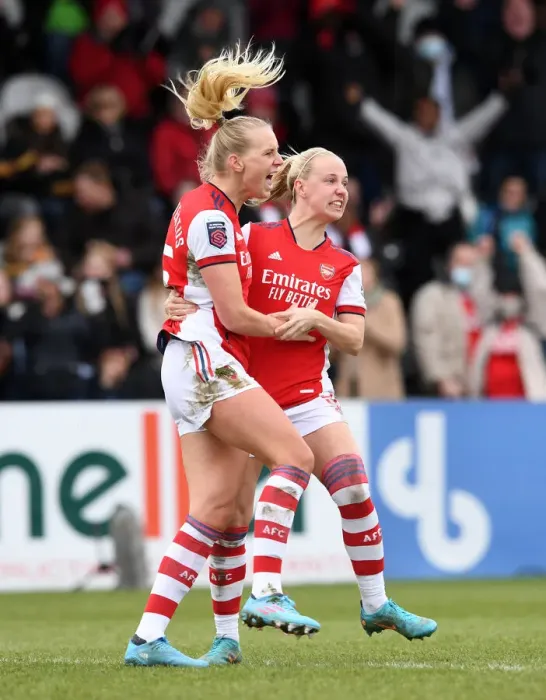 Framed Print : Arsenal Women's Super League Victory: Blackstenius and Mead Celebrate Goal Against Manchester United