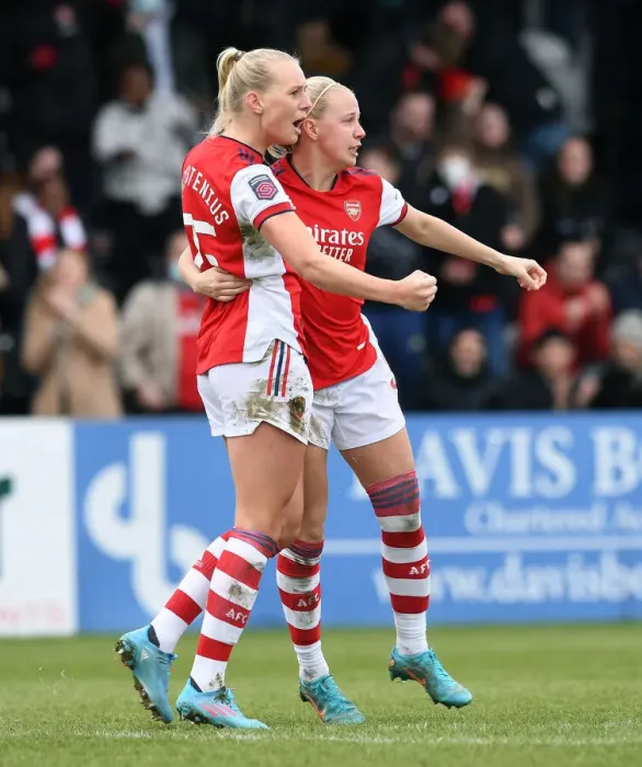 Framed Print : Arsenal Women's Super League Victory: Blackstenius and Mead Celebrate Goal Against Manchester United