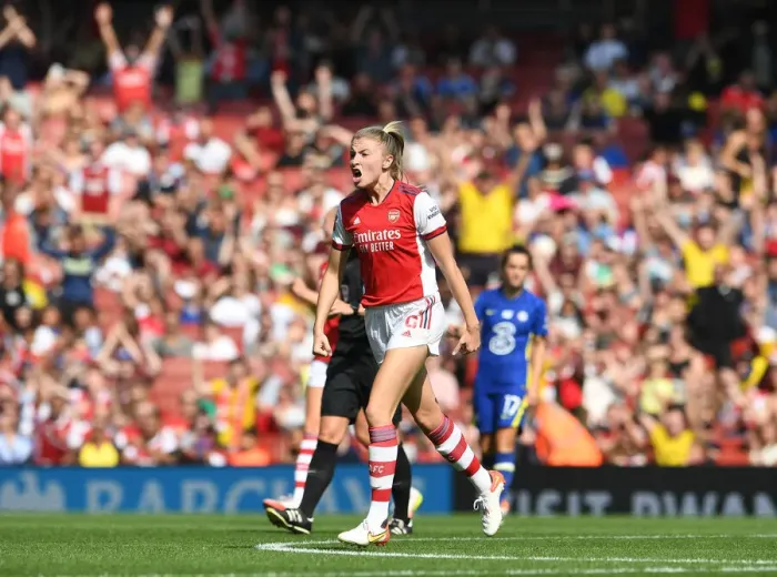 Framed Print : Arsenal Women's Super League Victory: Leah Williamson and Team Celebrate Defeating Chelsea Framed Print : Arsenal Women's Super League Victory: Leah Williamson and Team Celebrate Defeating Chelsea