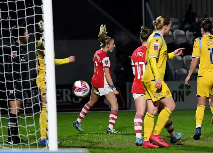Framed Print : Arsenal Women's Super League Victory: Leah Williamson's Dramatic Hat-Trick Against Reading