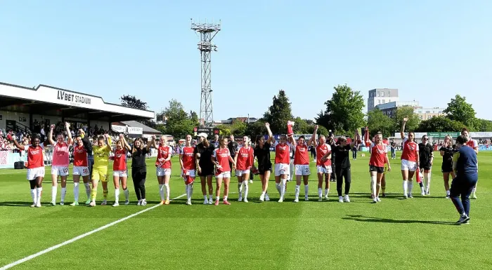 Framed Print : Arsenal Women's Super League Victory: Triumph over Aston Villa