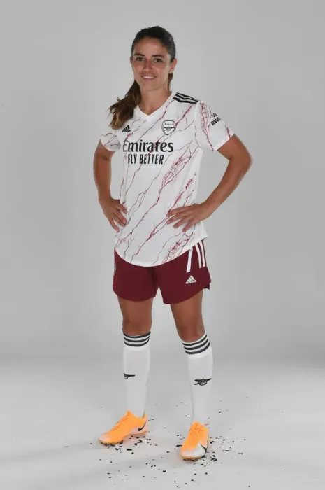 Framed Print : Arsenal Women's Team 2020-21: Danielle van de Donk at Photocall
