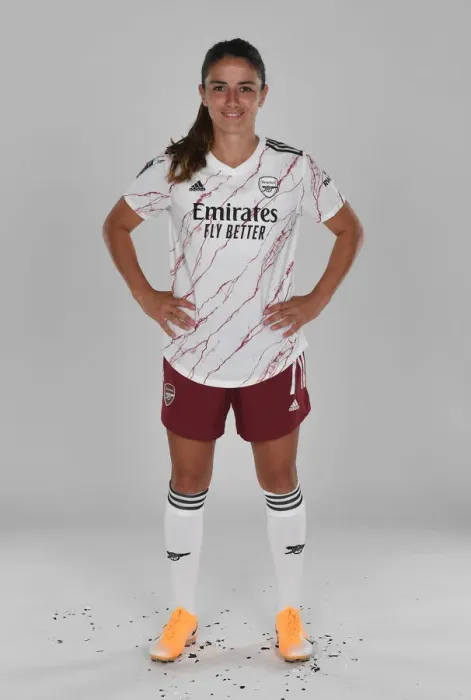 Framed Print : Arsenal Women's Team 2020-21: Danielle van de Donk at Team Photocall