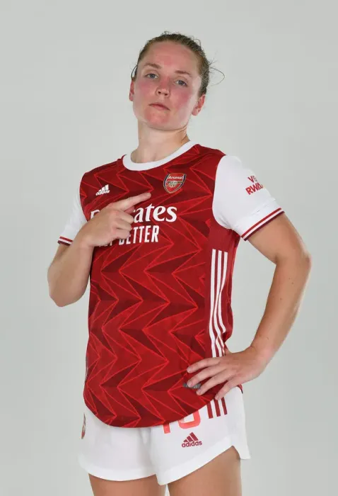 Framed Print : Arsenal Women's Team 2020-21: Kim Little at Arsenal Photocall