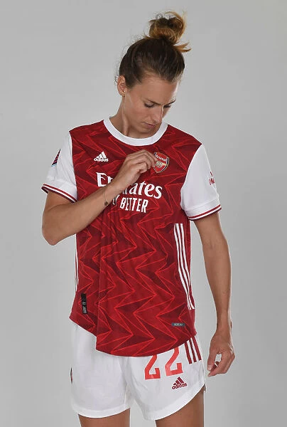 Arsenal Women's Team 2020-21: Viki Schnaderbeck at Arsenal Photocall