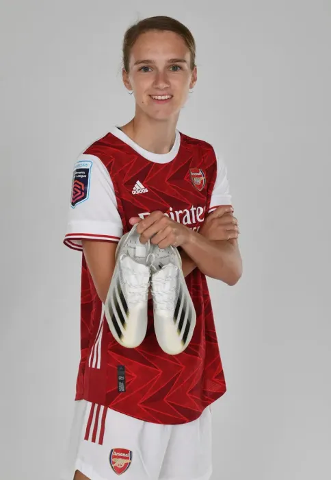 Framed Print : Arsenal Women's Team 2020-21: Viviane Miedema at Team Photocall Framed Print : Arsenal Women's Team 2020-21: Viviane Miedema at Team Photocall