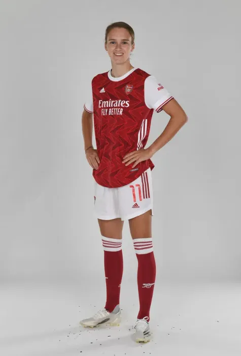 Framed Print : Arsenal Women's Team 2020-21: Vivianne Miedema at Arsenal Photocall
