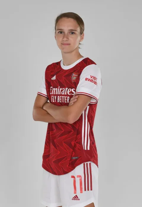 Framed Print : Arsenal Women's Team 2020-21: Vivianne Miedema at Team Photocall